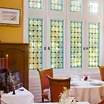 La Bois Joli Restaurant