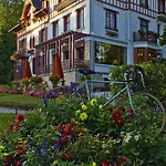 La Bois Joli Restaurant