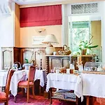 Hotel La Bois Joli Restaurant 3*