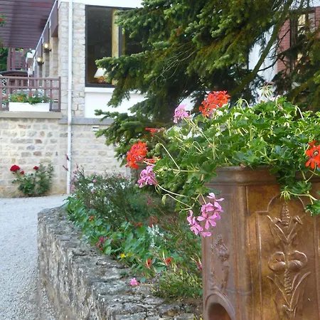 La Bois Joli Restaurant