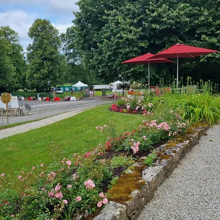 Hotel Logis Bois Joli