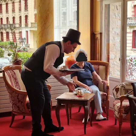 La Bois Joli Restaurant 호텔 3*