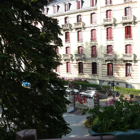 La Bois Joli Restaurant 3*