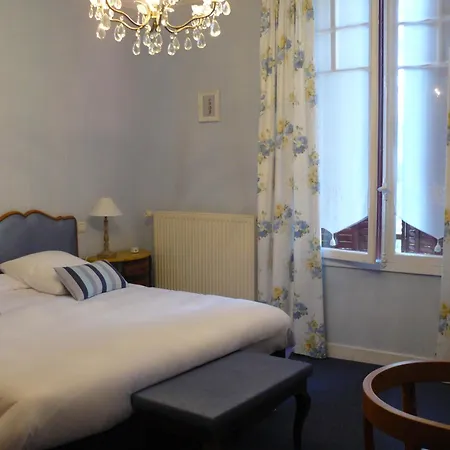 Hotel La Bois Joli Restaurant 3*