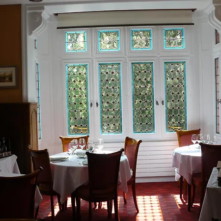 호텔 La Bois Joli Restaurant