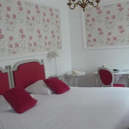 Hotel Logis Bois Joli