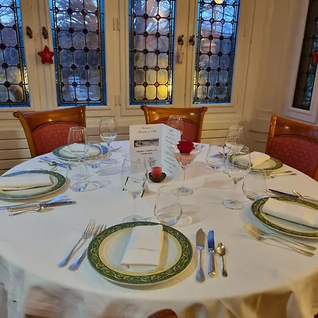 호텔 La Bois Joli Restaurant