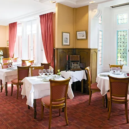 호텔 La Bois Joli Restaurant 3*