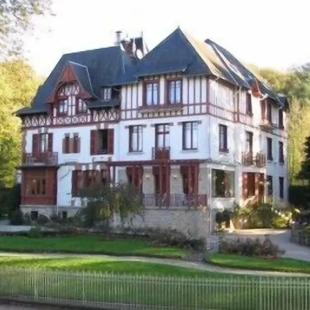 호텔 La Bois Joli Restaurant