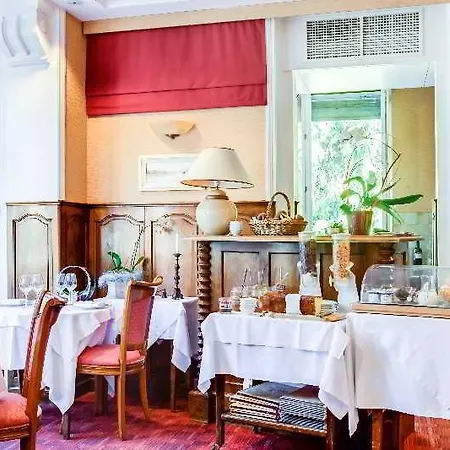 Hotel La Bois Joli Restaurant 3*