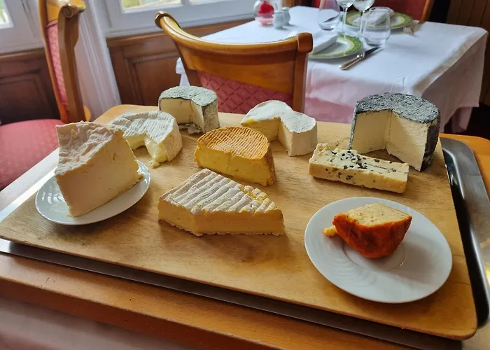 Hotel La Bois Joli Restaurant 3*