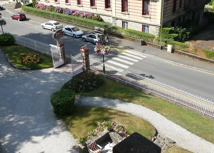 La Bois Joli Restaurant