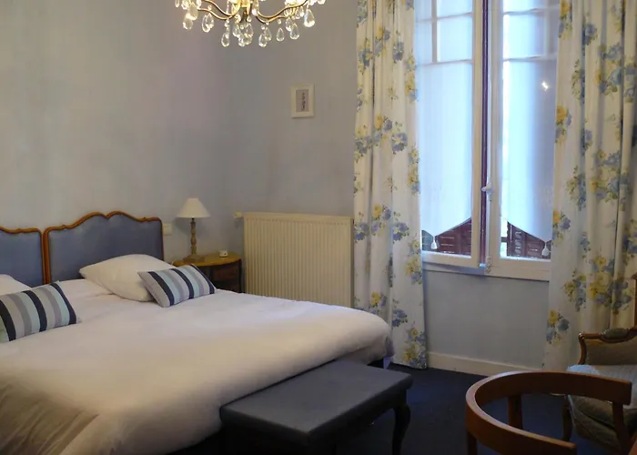 Hotel La Bois Joli Restaurant 3*