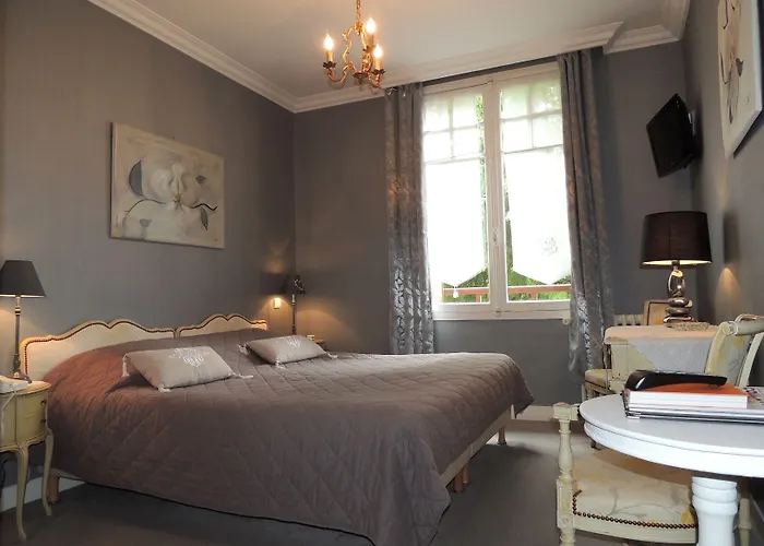 La Bois Joli Restaurant